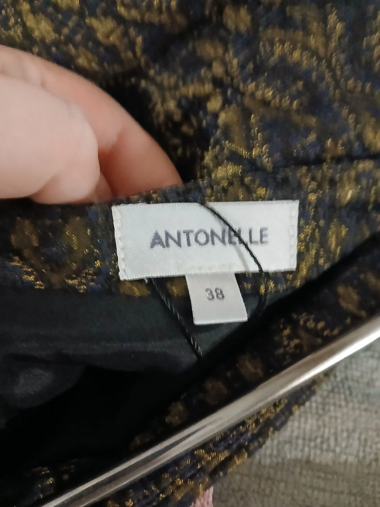 Jupe antonnelle en taille 38 – photo 3